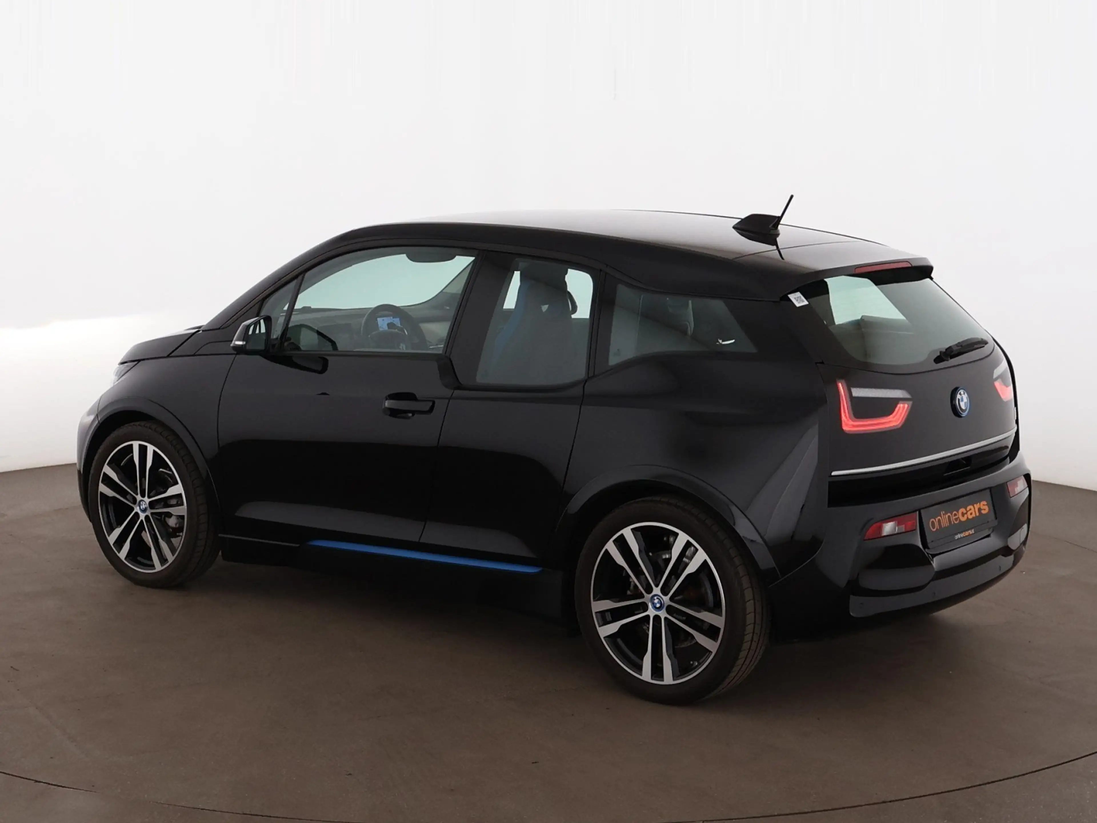 BMW i3 s 42kWh Aut LED WAERMEPUMPE NAVI SITZHZG TEMP — photo 6