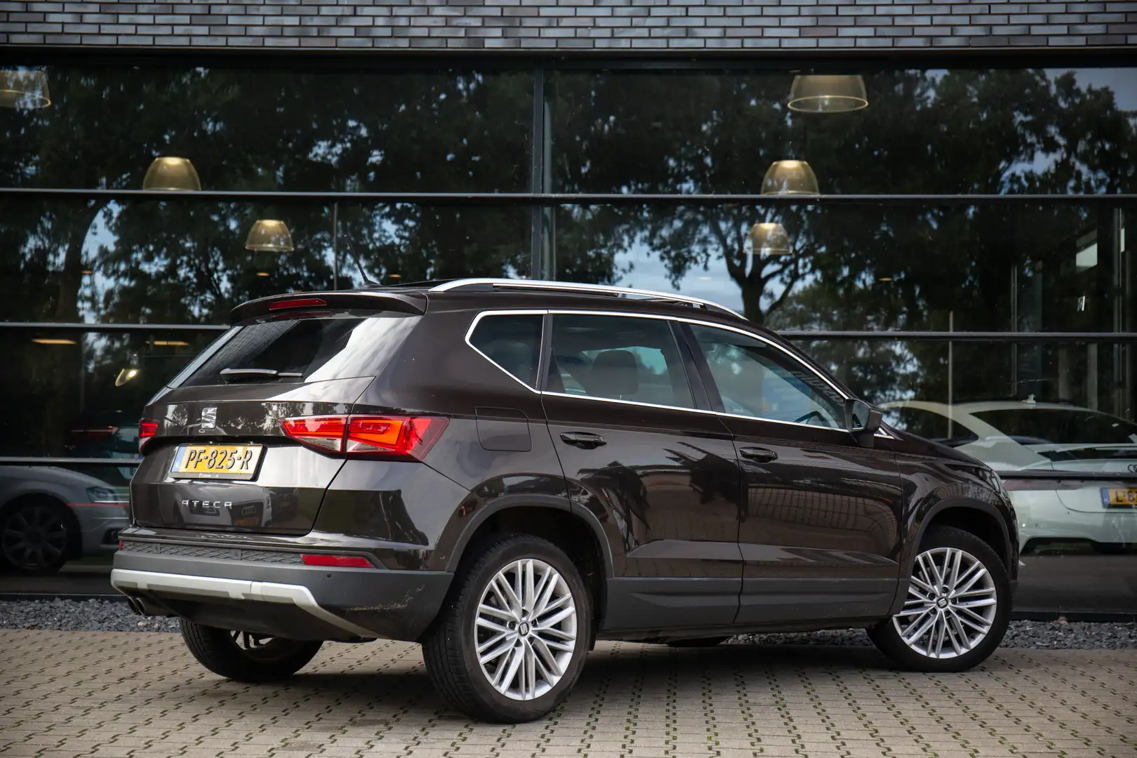 SEAT Ateca 1.4 EcoTSI Xcellence , Panoramadak, Trekhaak, Adap Bruin - 2