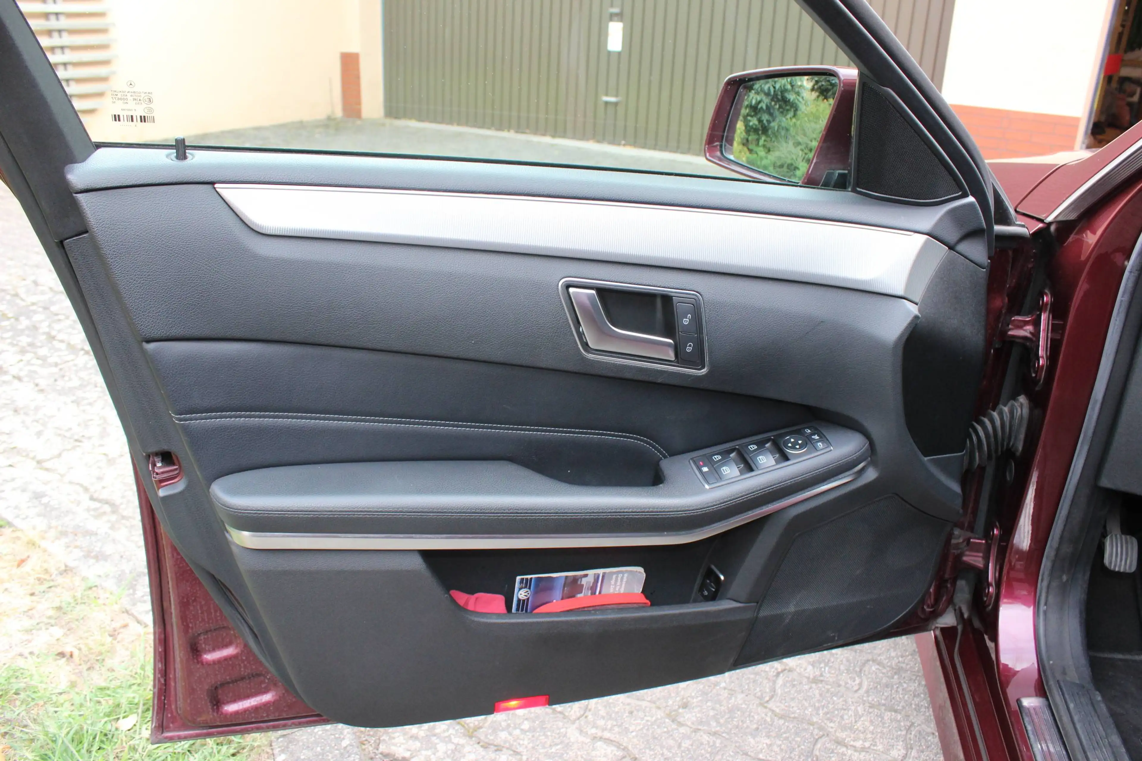 Mercedes-Benz E 250 E 250 CGI BlueEfficiency Bestattungswagen — photo 15