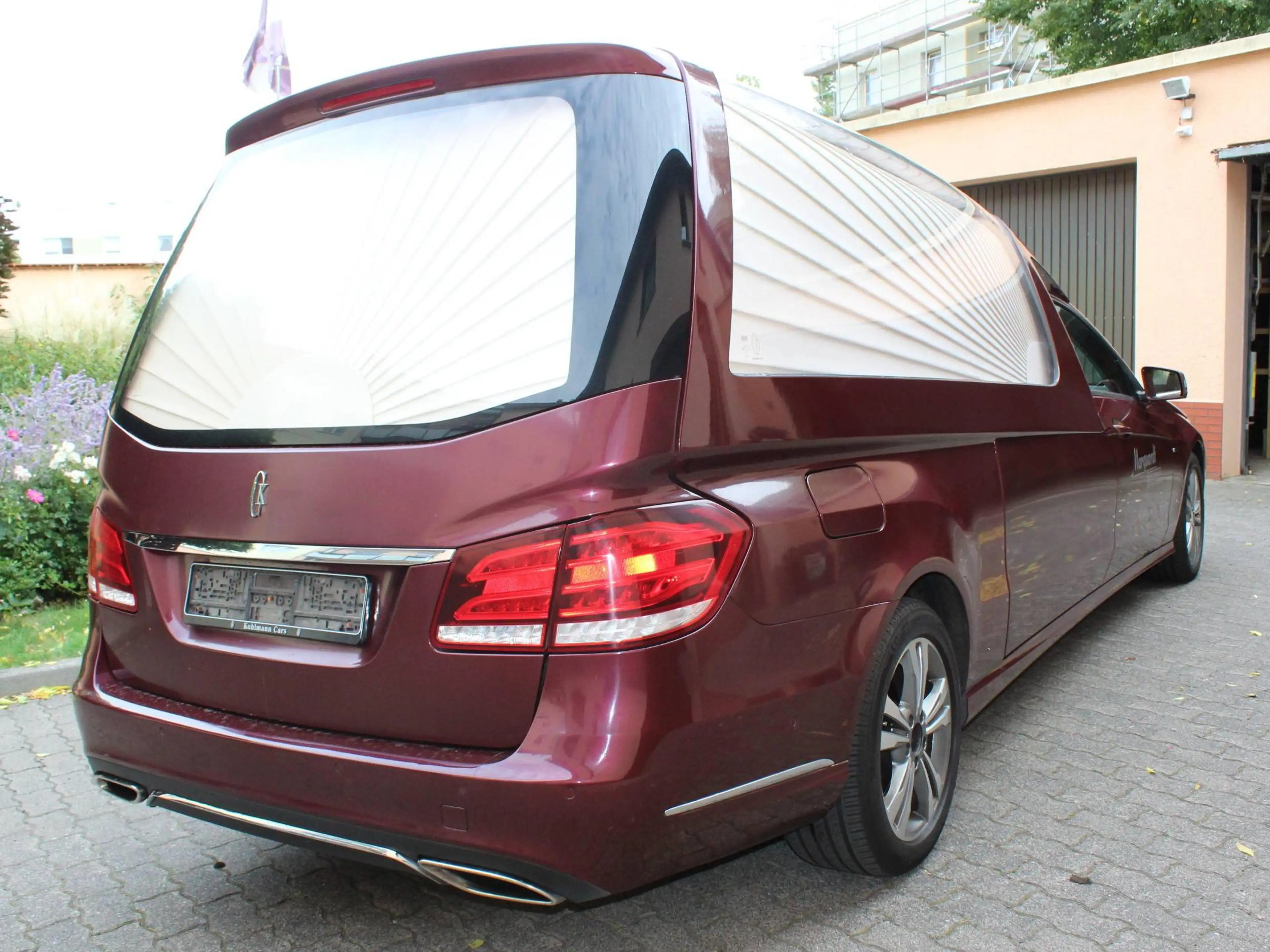 Mercedes-Benz E 250 E 250 CGI BlueEfficiency Bestattungswagen — photo 4