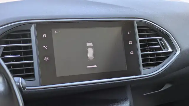 Peugeot 308 view 11