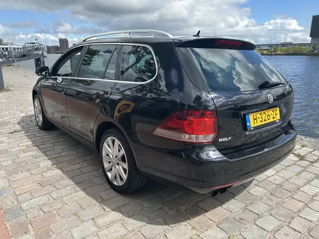 Volkswagen Golf view 5