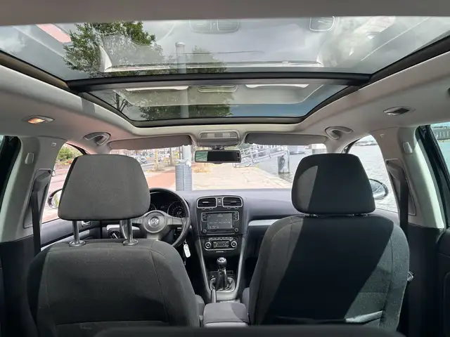 Volkswagen Golf view 25