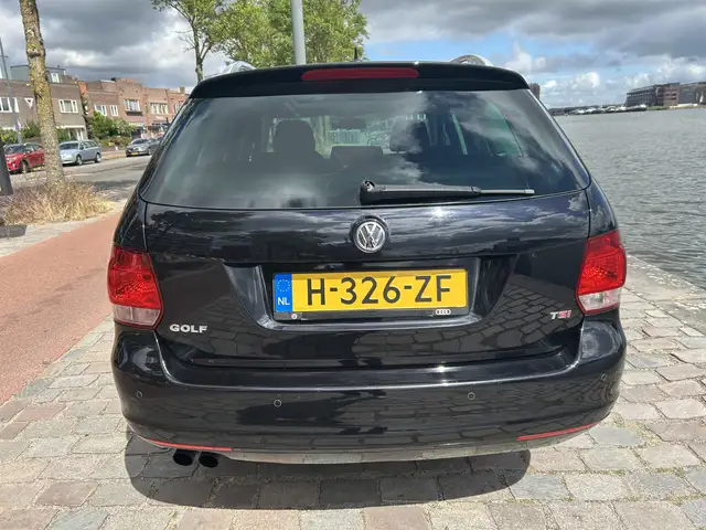 Volkswagen Golf view 23