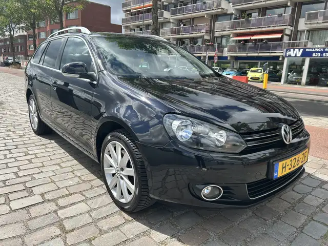 Volkswagen Golf view 4