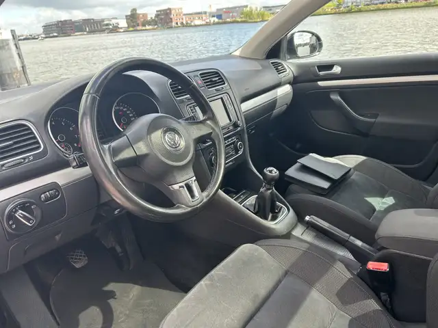 Volkswagen Golf view 17