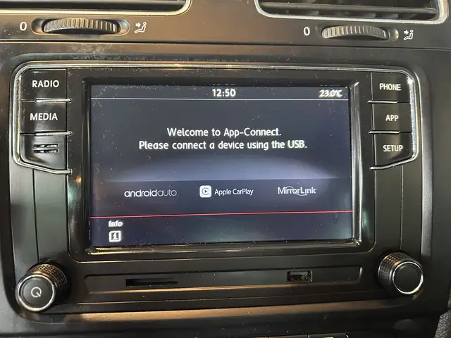 Volkswagen Golf view 9