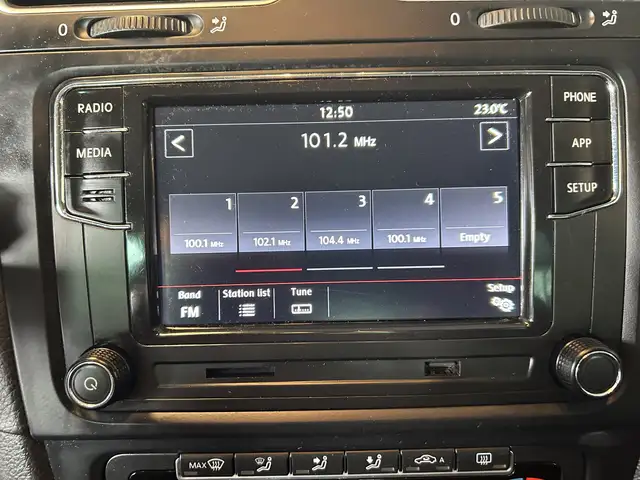 Volkswagen Golf view 10