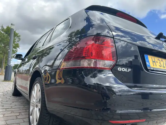 Volkswagen Golf view 21