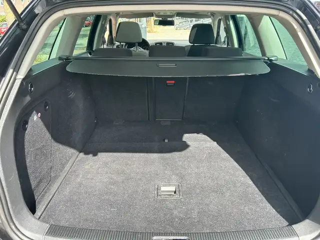 Volkswagen Golf view 24