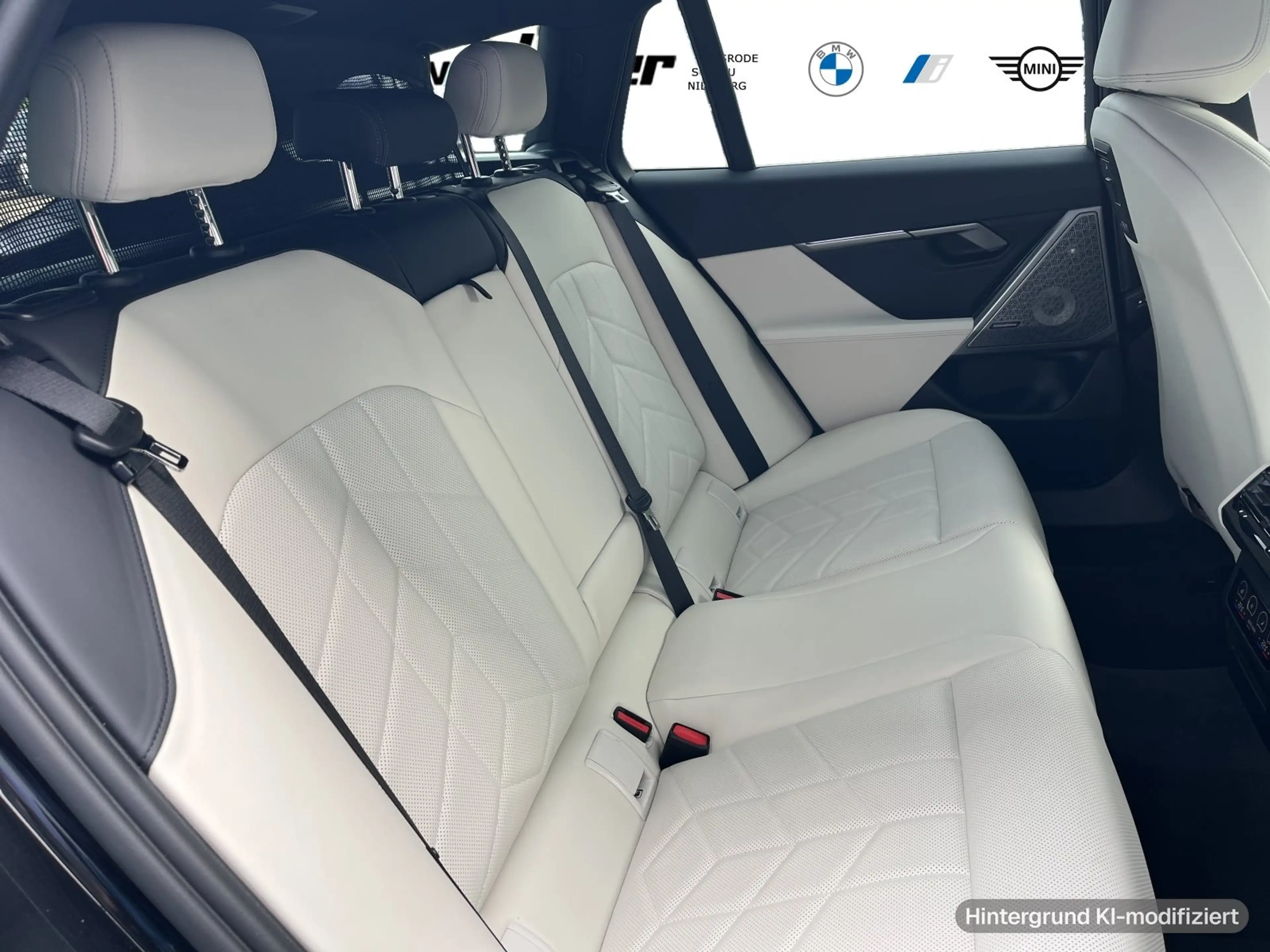 BMW i5 eDrive40 Touring — photo 8