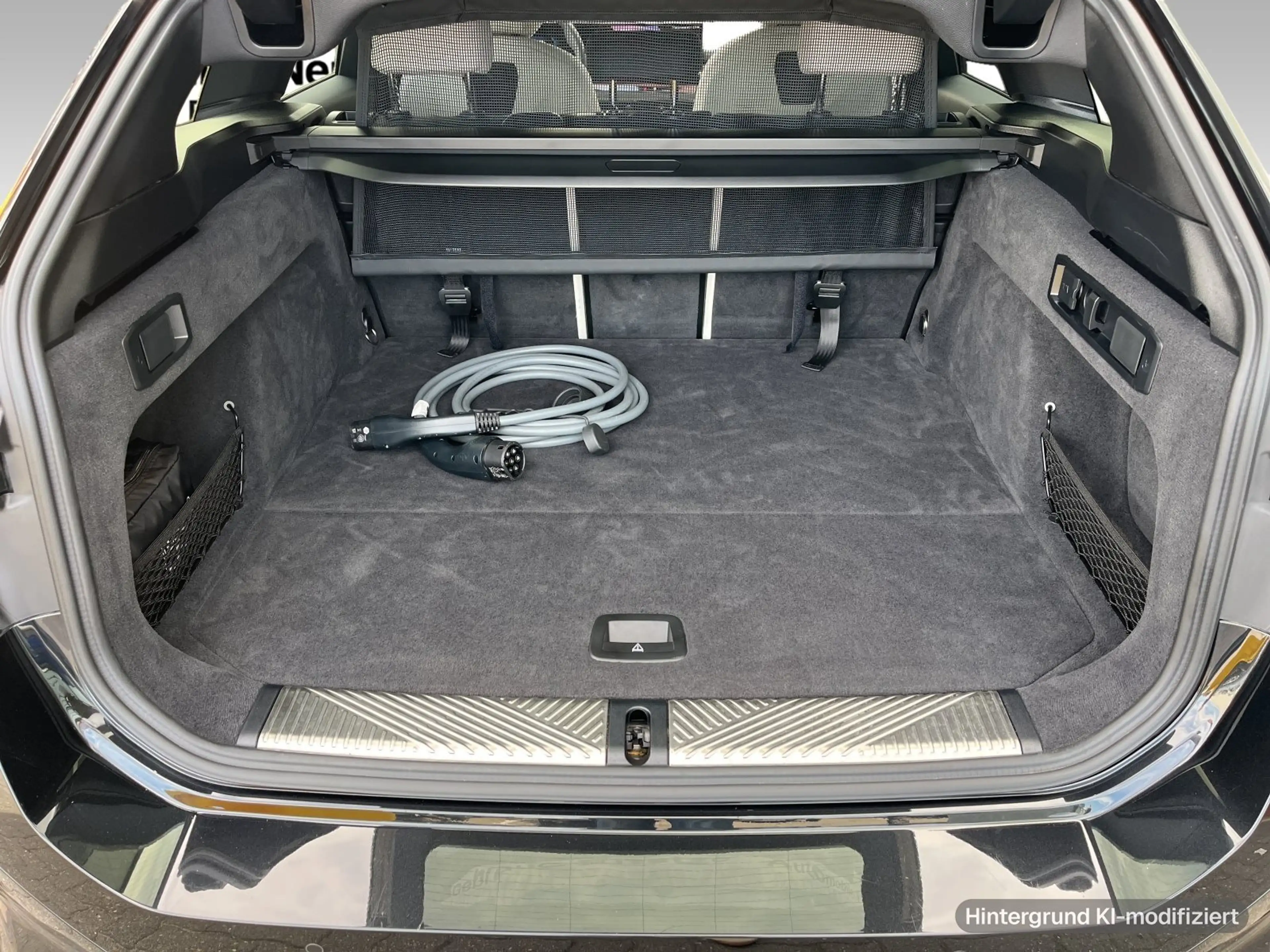 BMW i5 eDrive40 Touring — photo 11