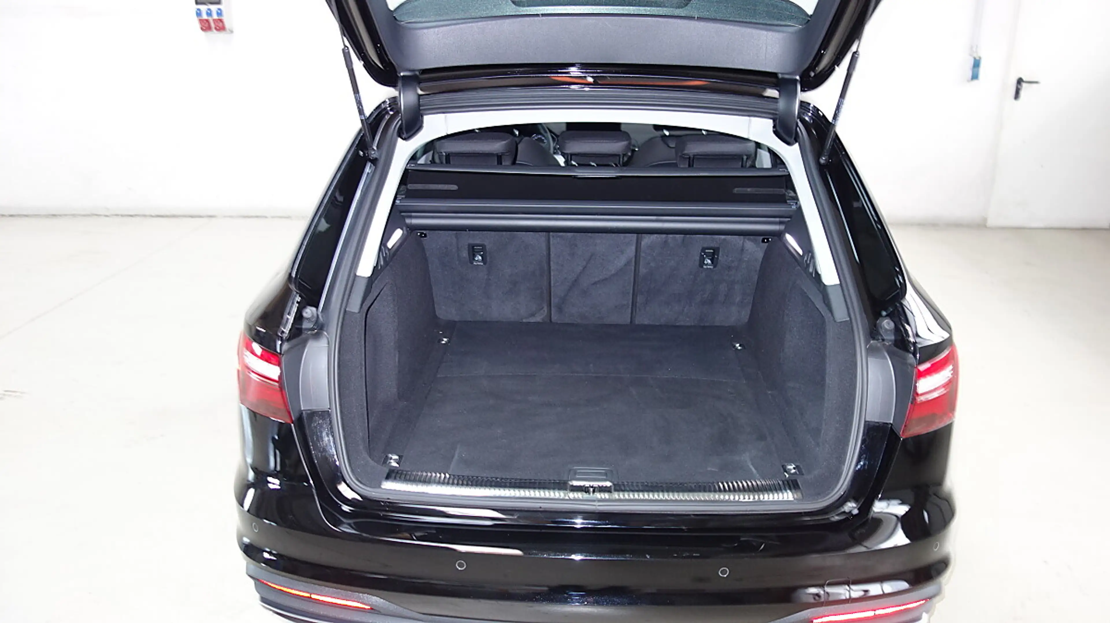 Audi A4 Avant 35 TDI S-tronic, LED, Navi, Sportsitze, R... — photo 9