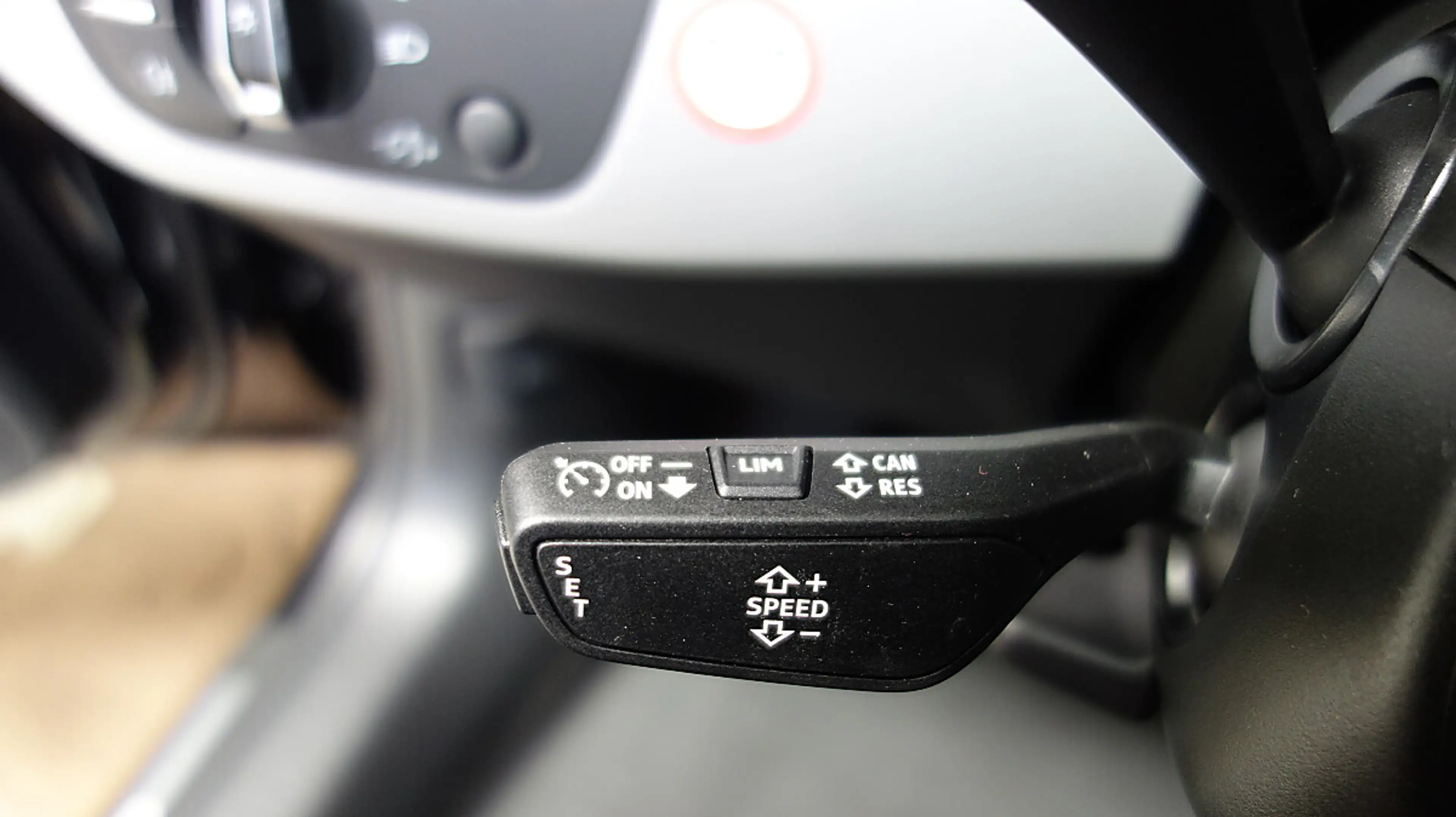 Audi A4 Avant 35 TDI S-tronic, LED, Navi, Sportsitze, R... — photo 15