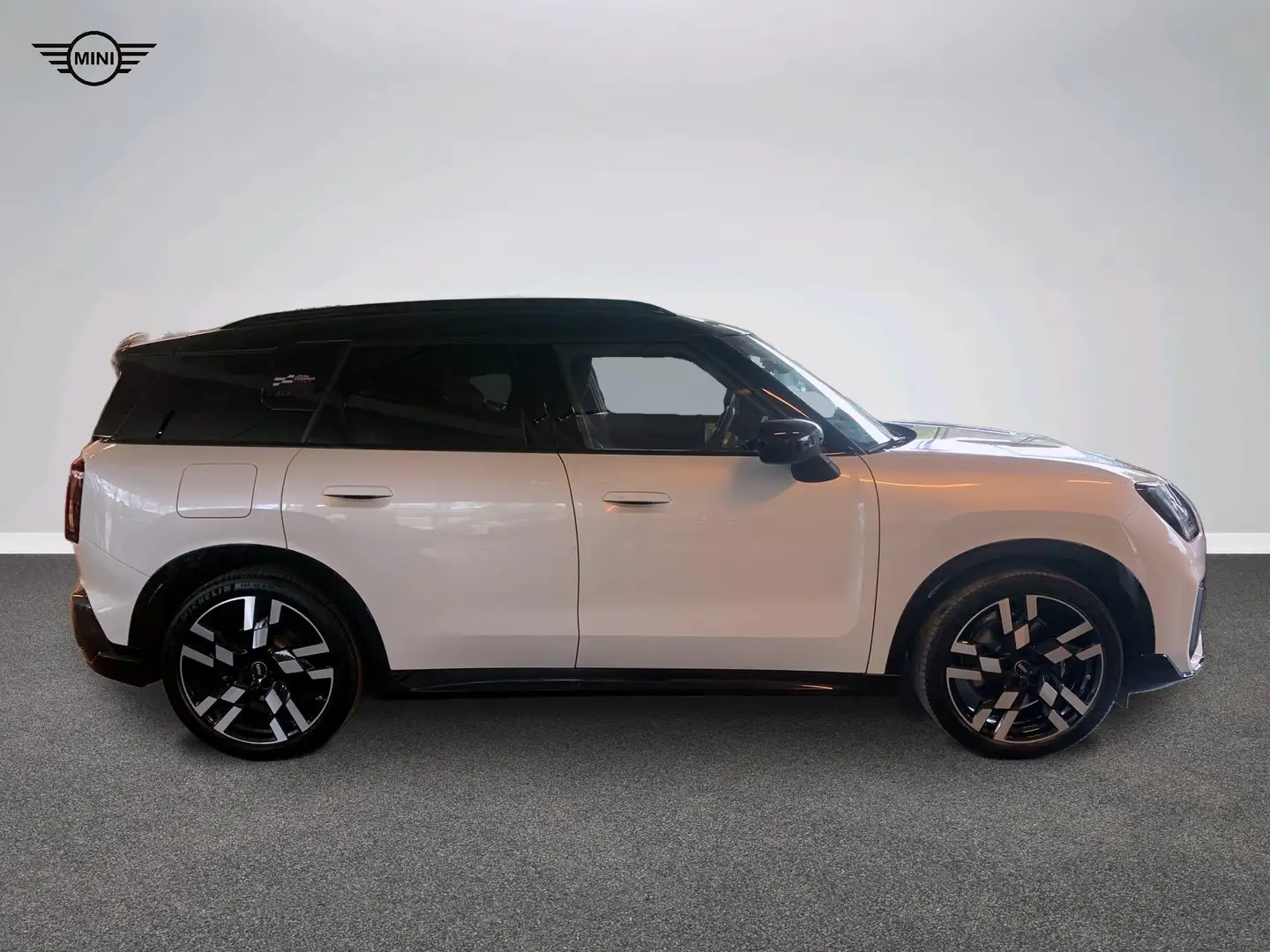 MINI Countryman SE All4 John Cooper Works Bílá - 2