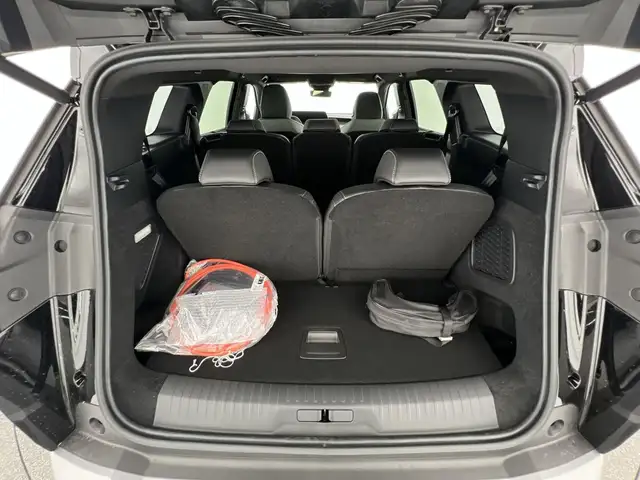 Peugeot 5008 view 9