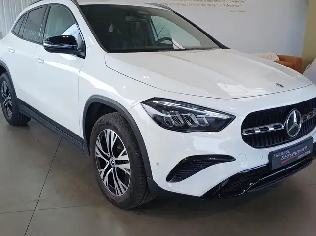 Mercedes-Benz GLA 180 GLA 180 Progressive Night pack