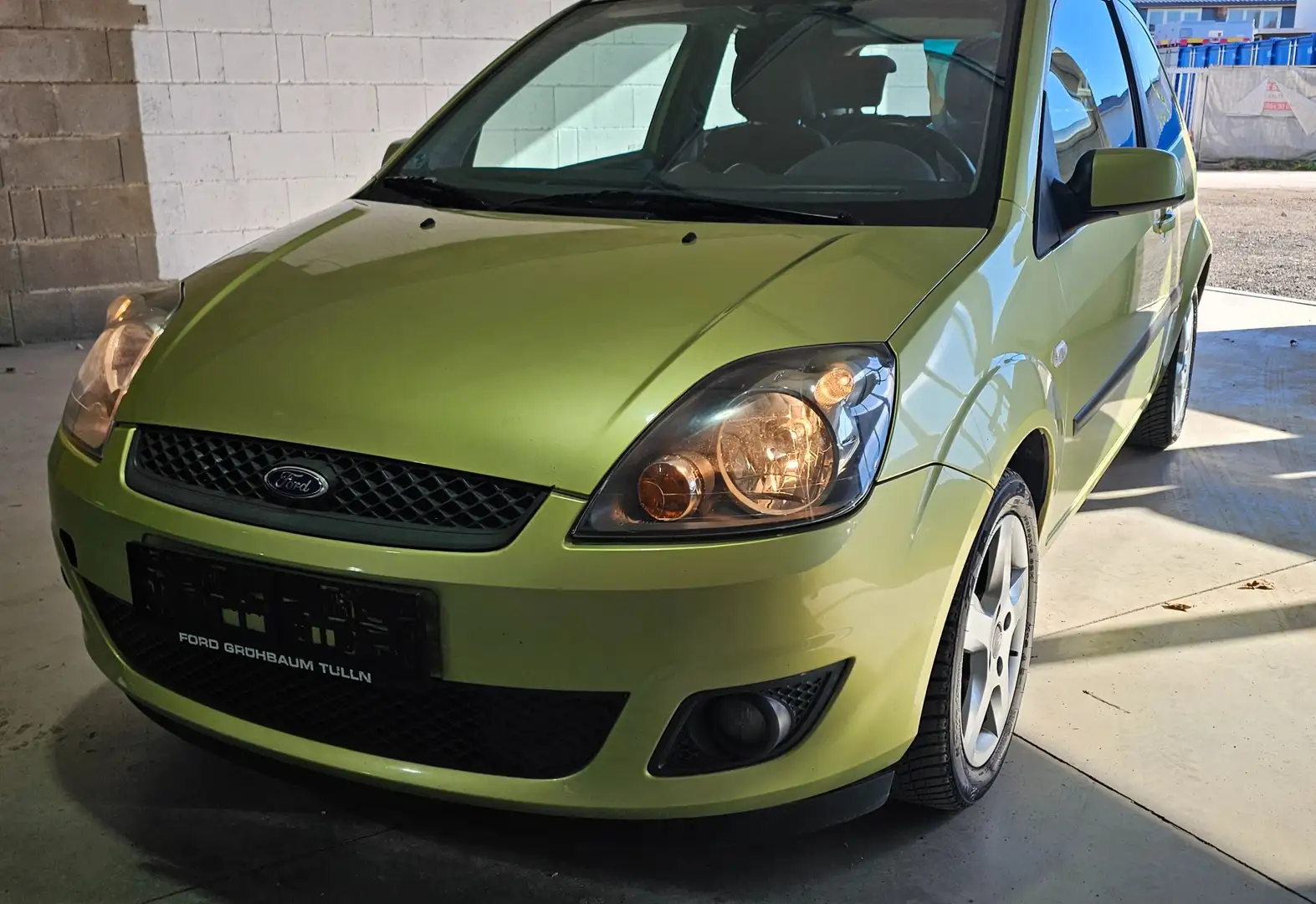 Ford Fiesta Fiesta Connection 1,25 16V Connection Grün - 2