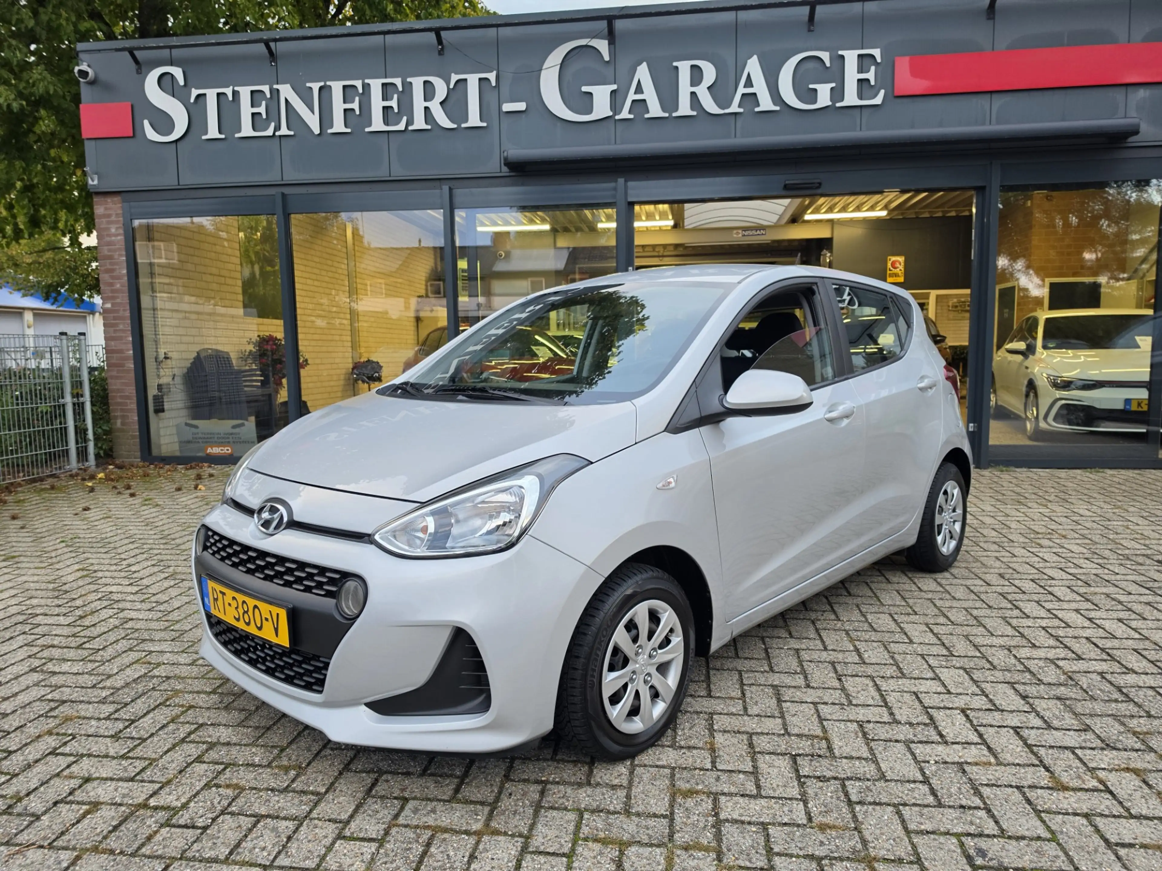 Hyundai i10 1.0i Comfort — photo 2