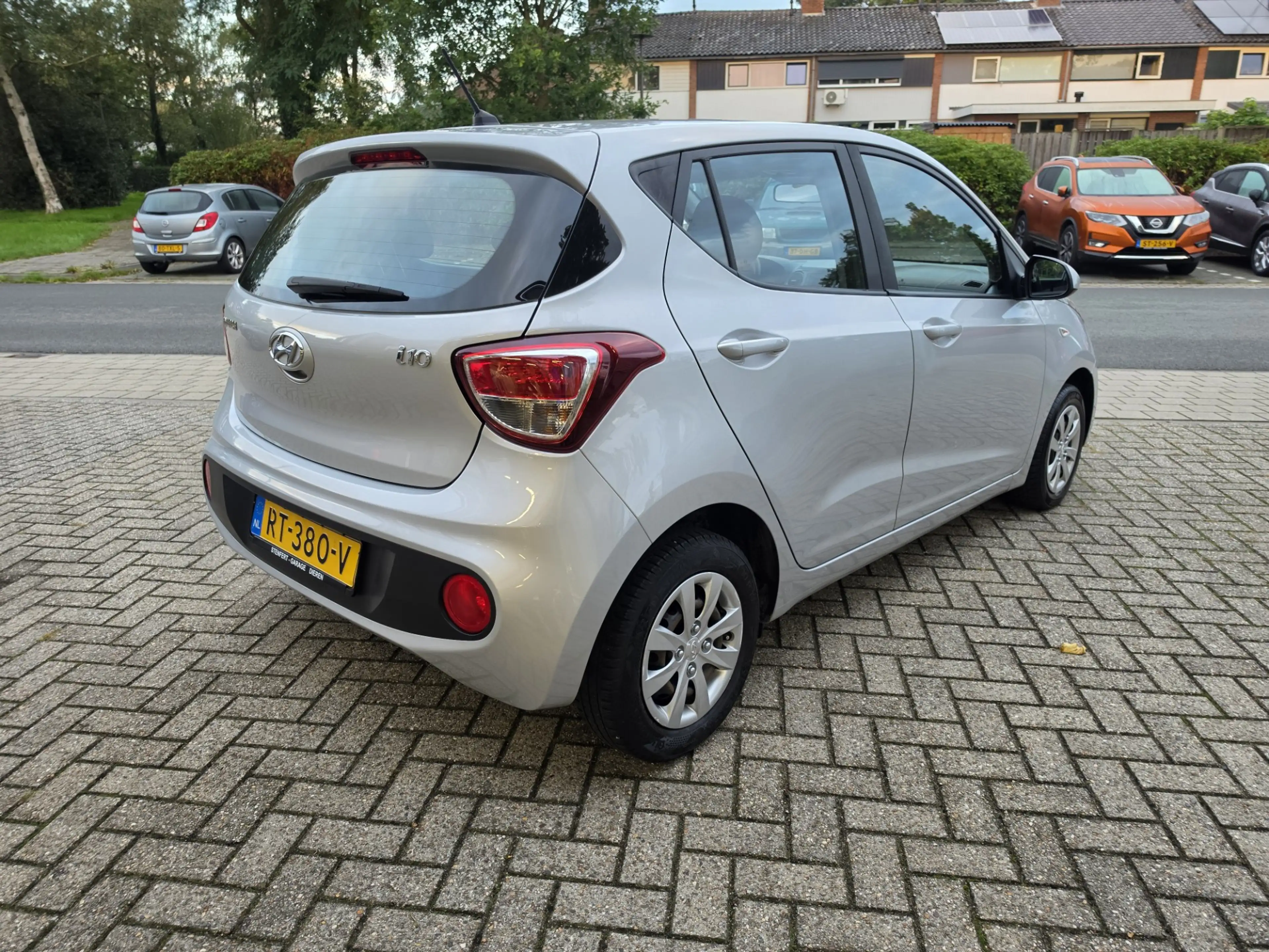 Hyundai i10 1.0i Comfort — photo 4