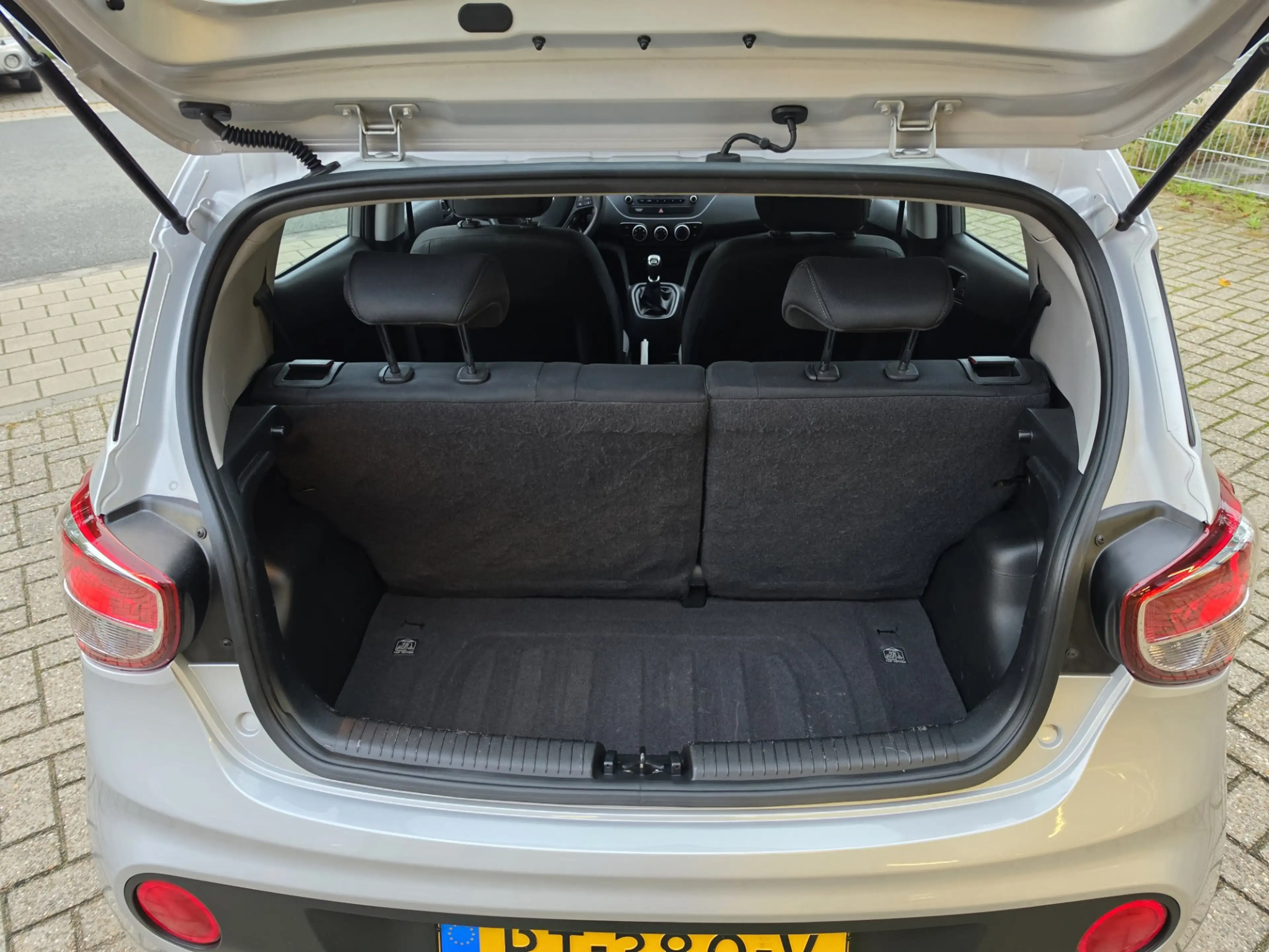Hyundai i10 1.0i Comfort — photo 6