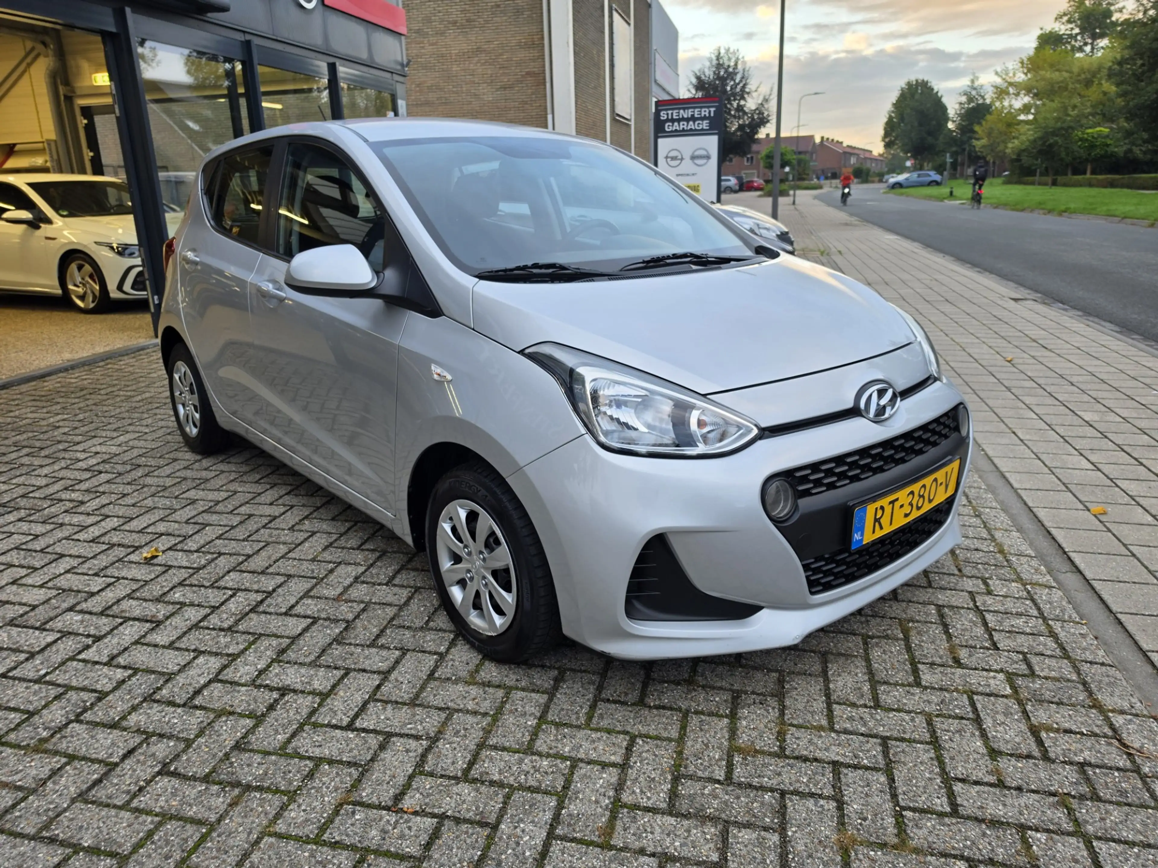 Hyundai i10 1.0i Comfort — photo 3