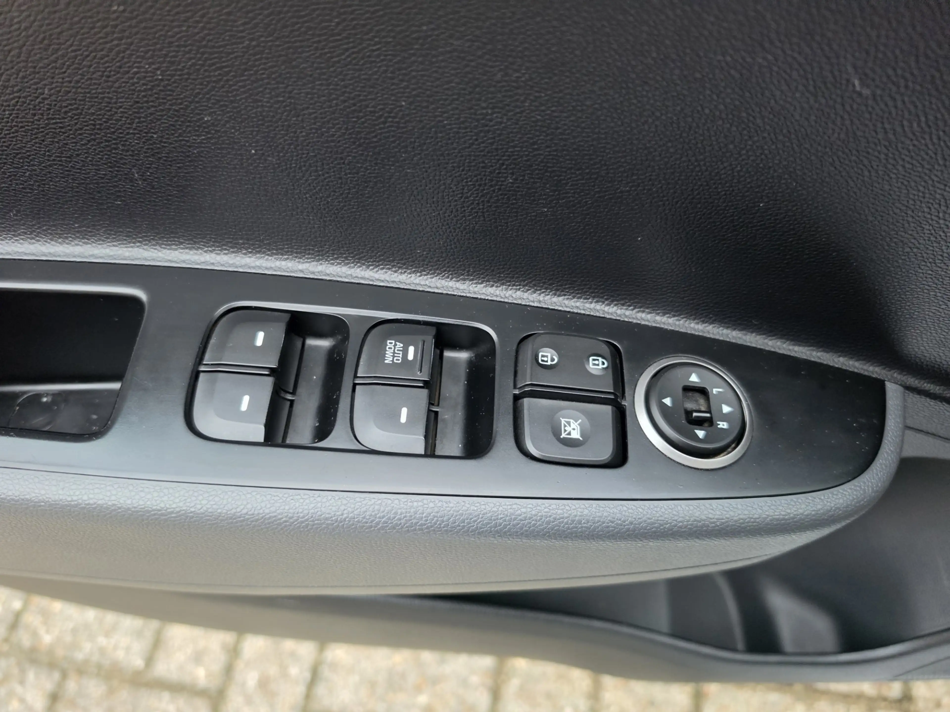 Hyundai i10 1.0i Comfort — photo 10