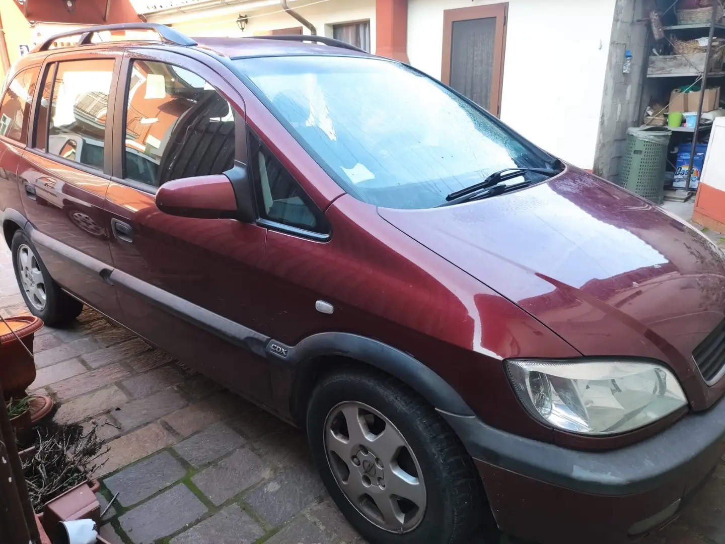 Opel Zafira 2.0 di 16v CDX crvena - 1