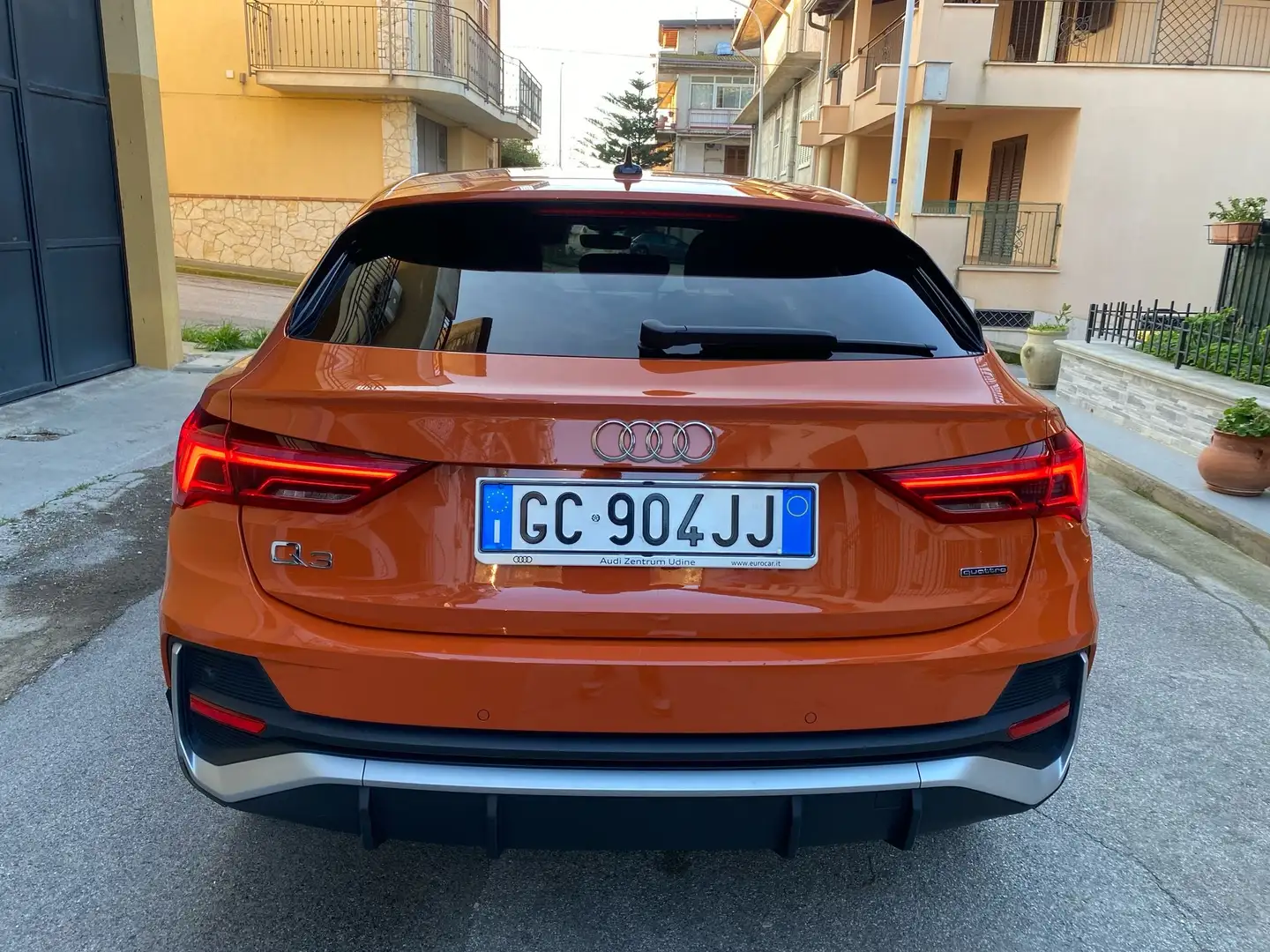 Audi Q3 Q3  Sportback 35 2.0 tdi S line edition quattro Orange - 2