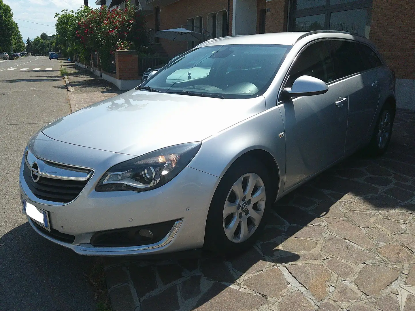 Opel Insignia Sports Tourer 1.6 cdti Cosmo 136cv at6 Grigio - 1