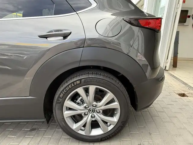 Mazda CX-30 view 16