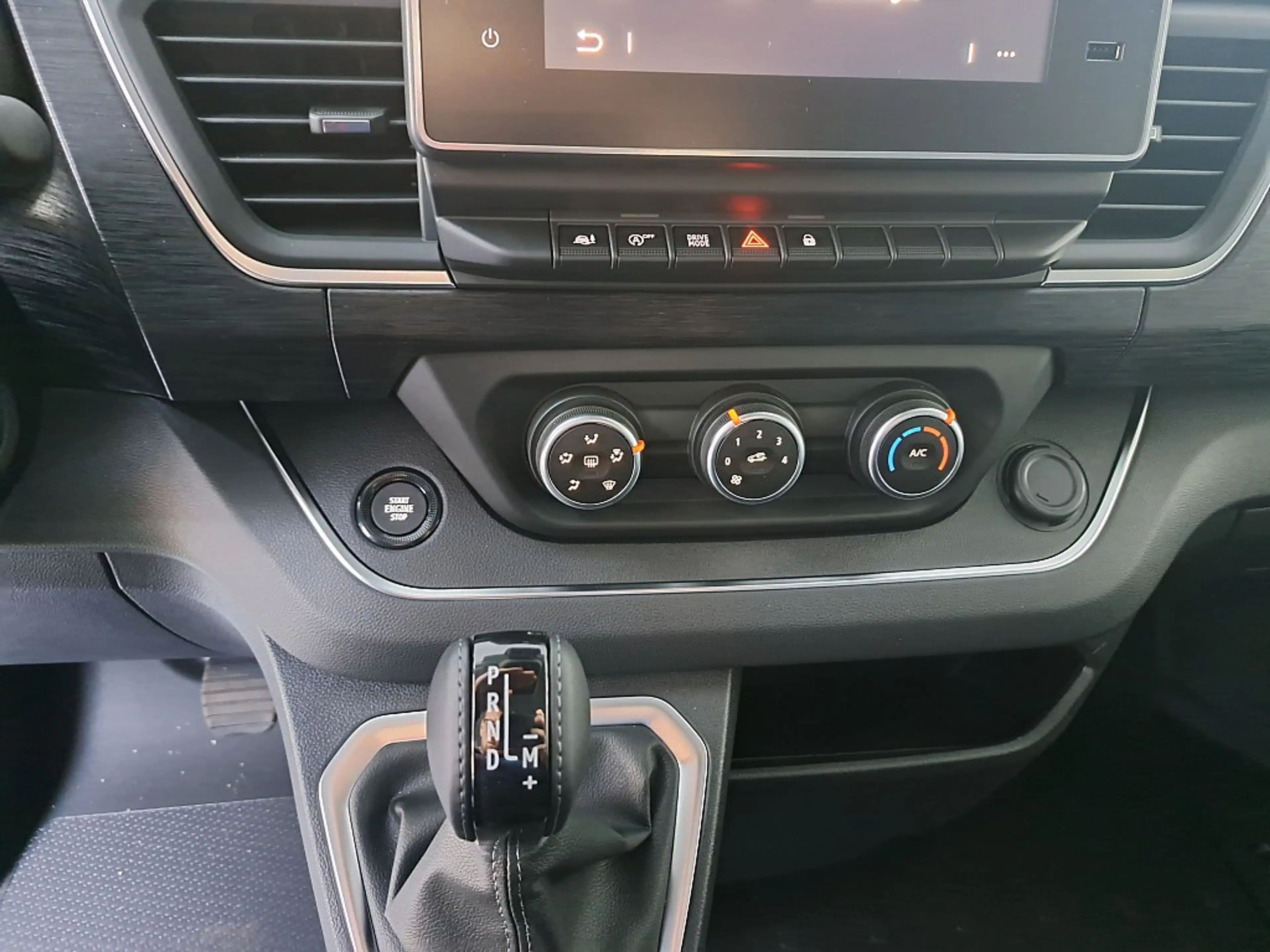 Renault Trafic Passenger Techno Blue dCi 150 EDC — photo 10