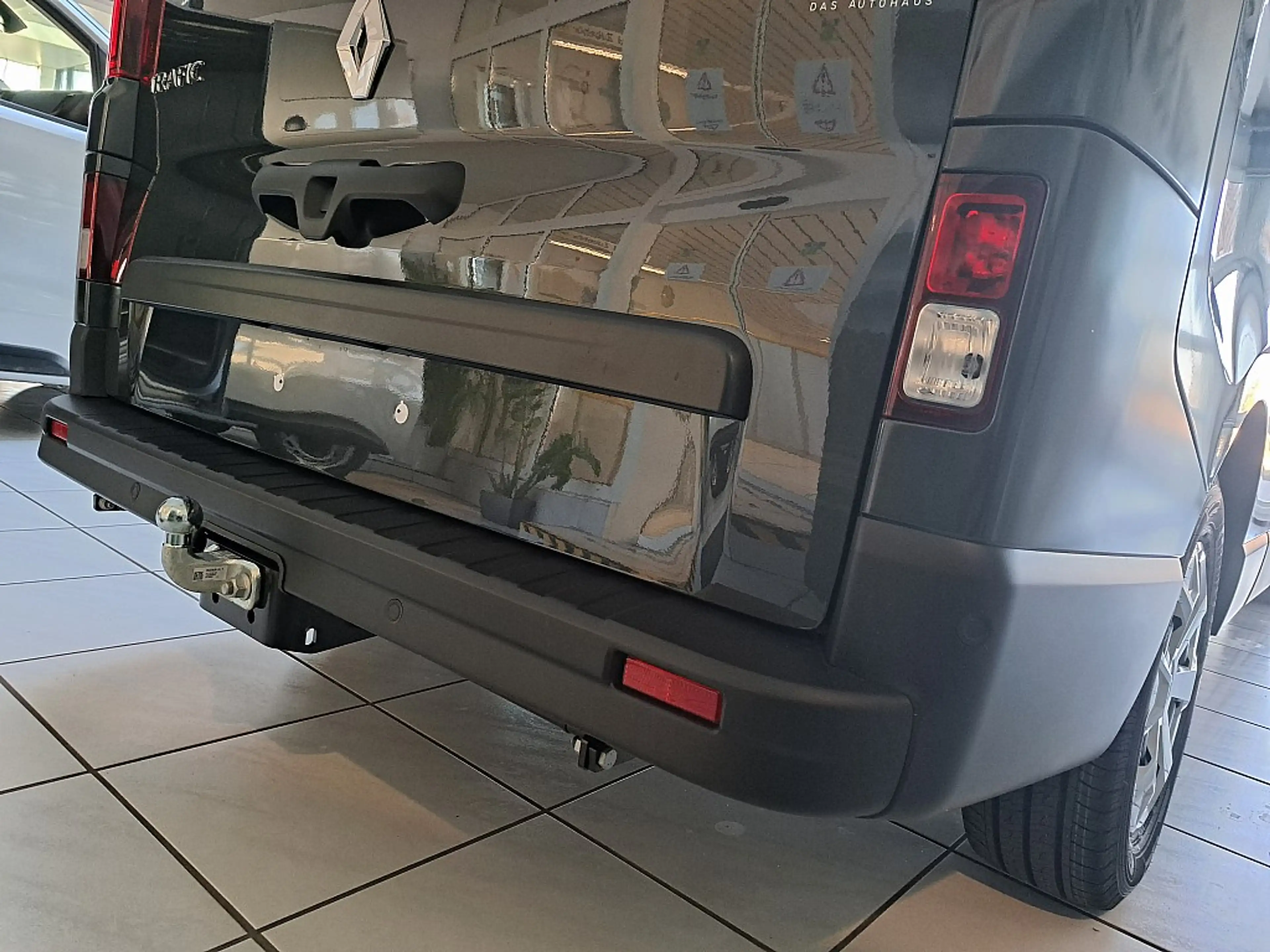 Renault Trafic Passenger Techno Blue dCi 150 EDC — photo 14