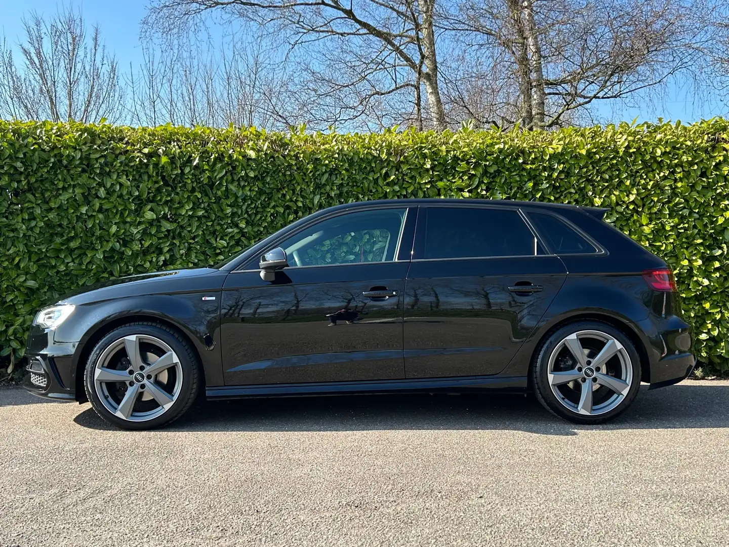 Audi A3 Sportback 2.0 TDI | 3x S-line | H-Leder | Navi | C Black - 2