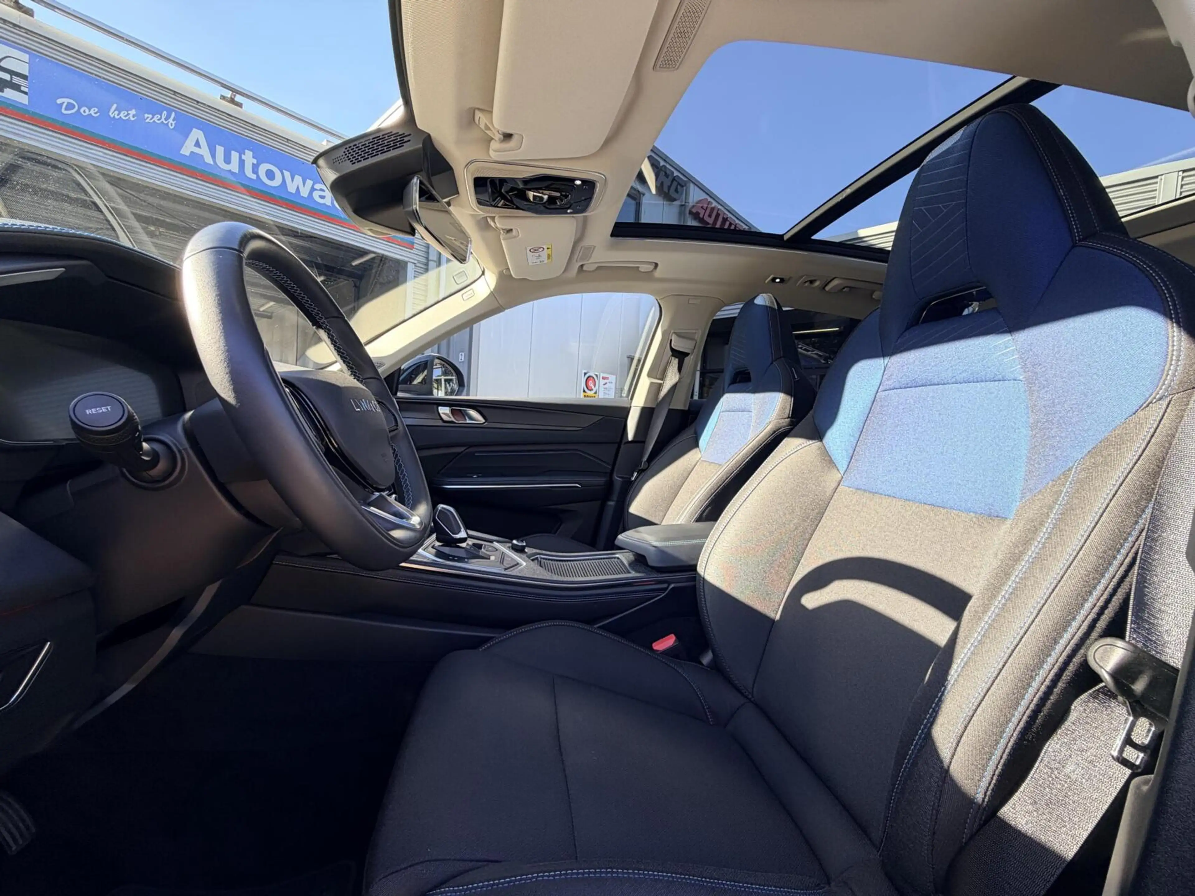 Lynk & Co 01 1.5 | Pano | Cruise | Stoelverwarming | Hybride | — photo 3
