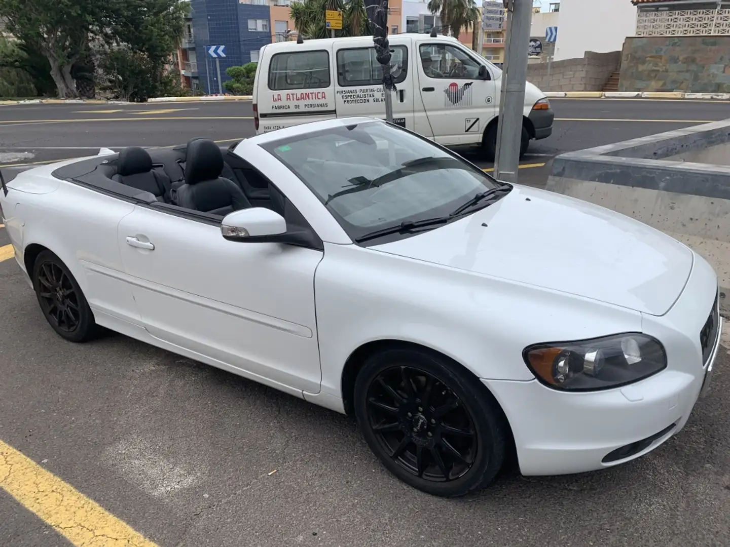 Volvo C70 2.0D Momentum Blanco - 2