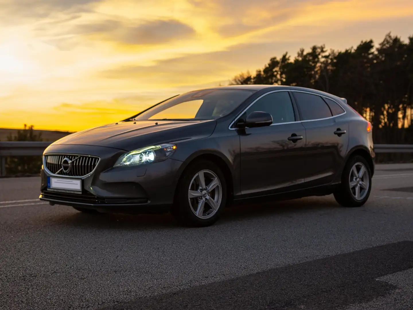 Volvo V40 V40 D3 Geartronic Summum Grau - 2