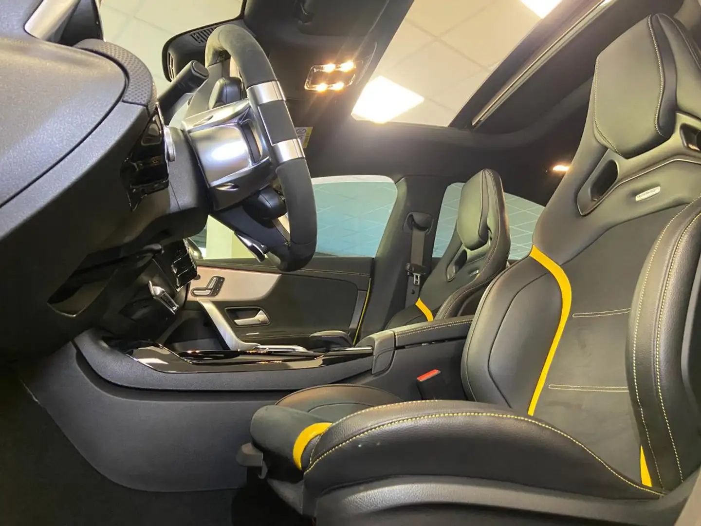 Mercedes-Benz CLA 45 AMG 45 S AMG 4Matic+ / TETTO / AERO KIT / SED. GUSCIO Jaune - 2