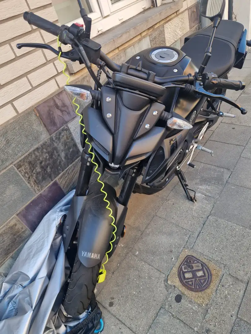 Yamaha MT-125 Černá - 1