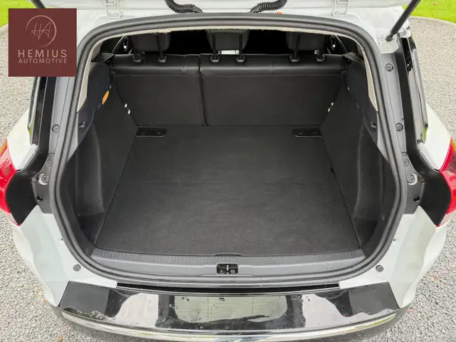 Renault Clio view 8