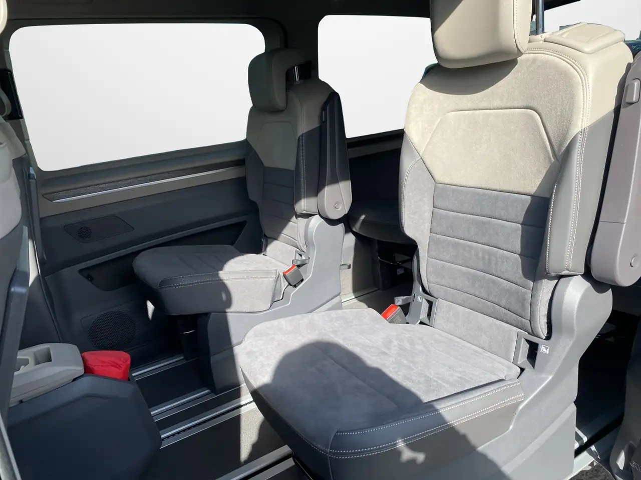 Volkswagen T7 Multivan 1.5 eHybrid 4Motion DSG Style lang 12