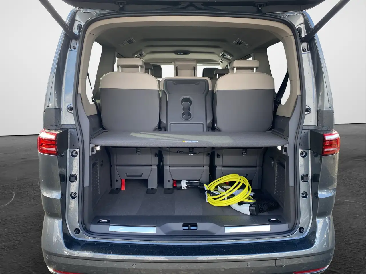 Volkswagen T7 Multivan 1.5 eHybrid 4Motion DSG Style lang 13