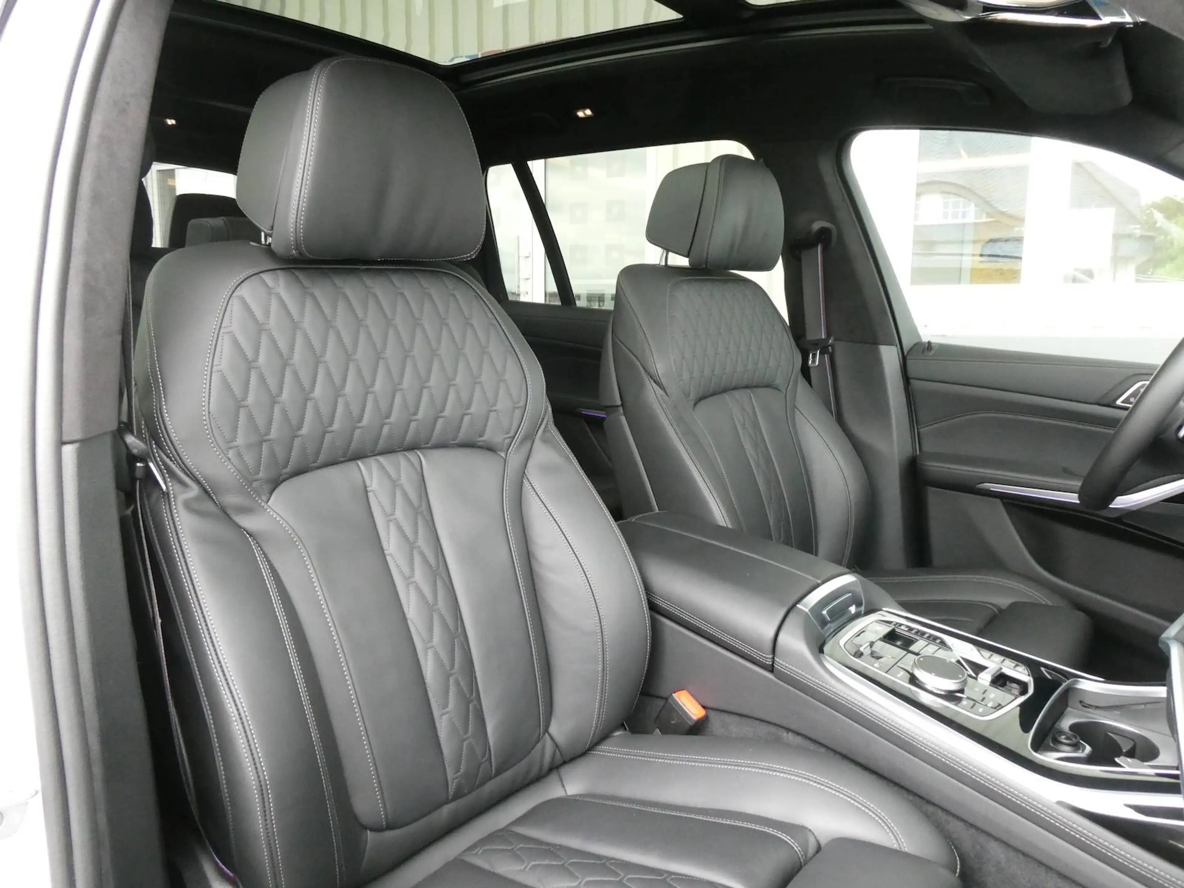 BMW X7 xDrive 40 d M Sport — photo 14