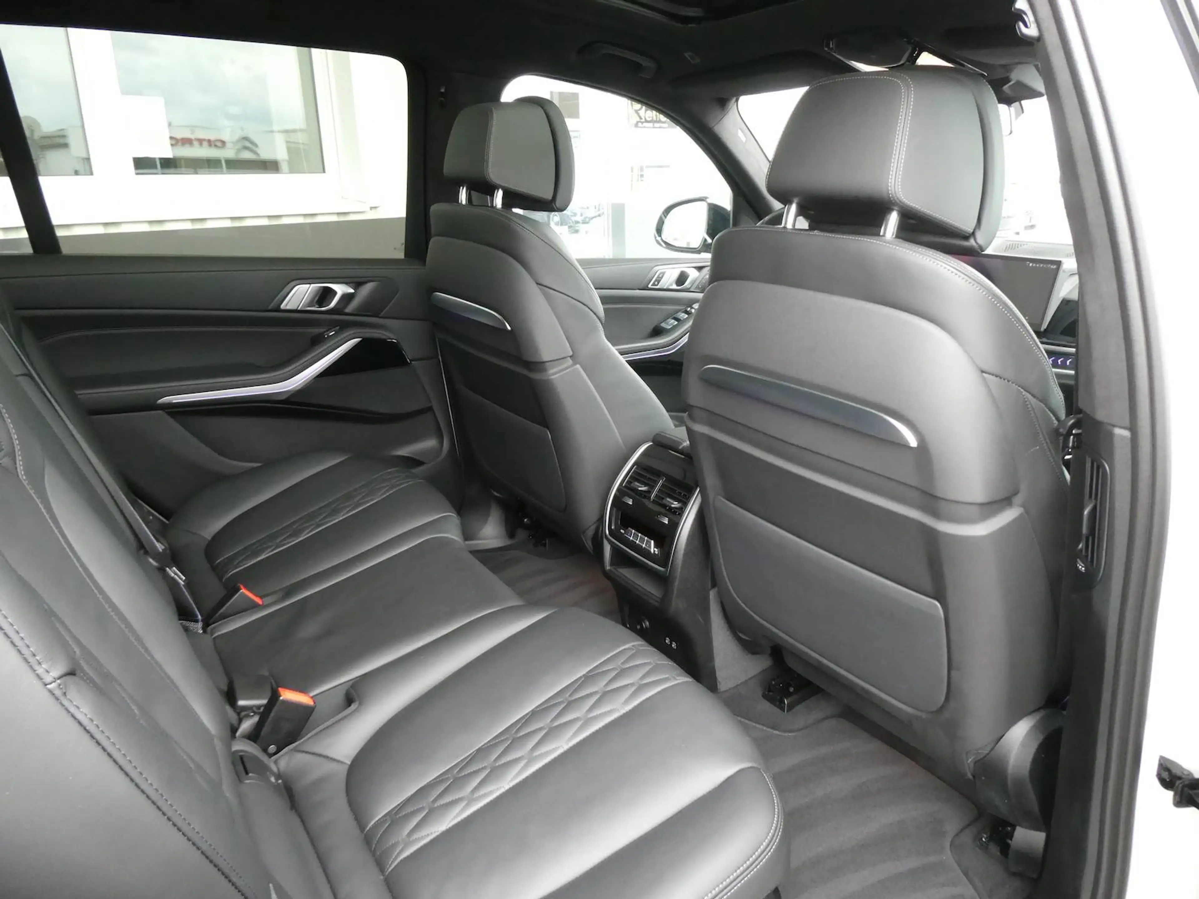 BMW X7 xDrive 40 d M Sport — photo 11
