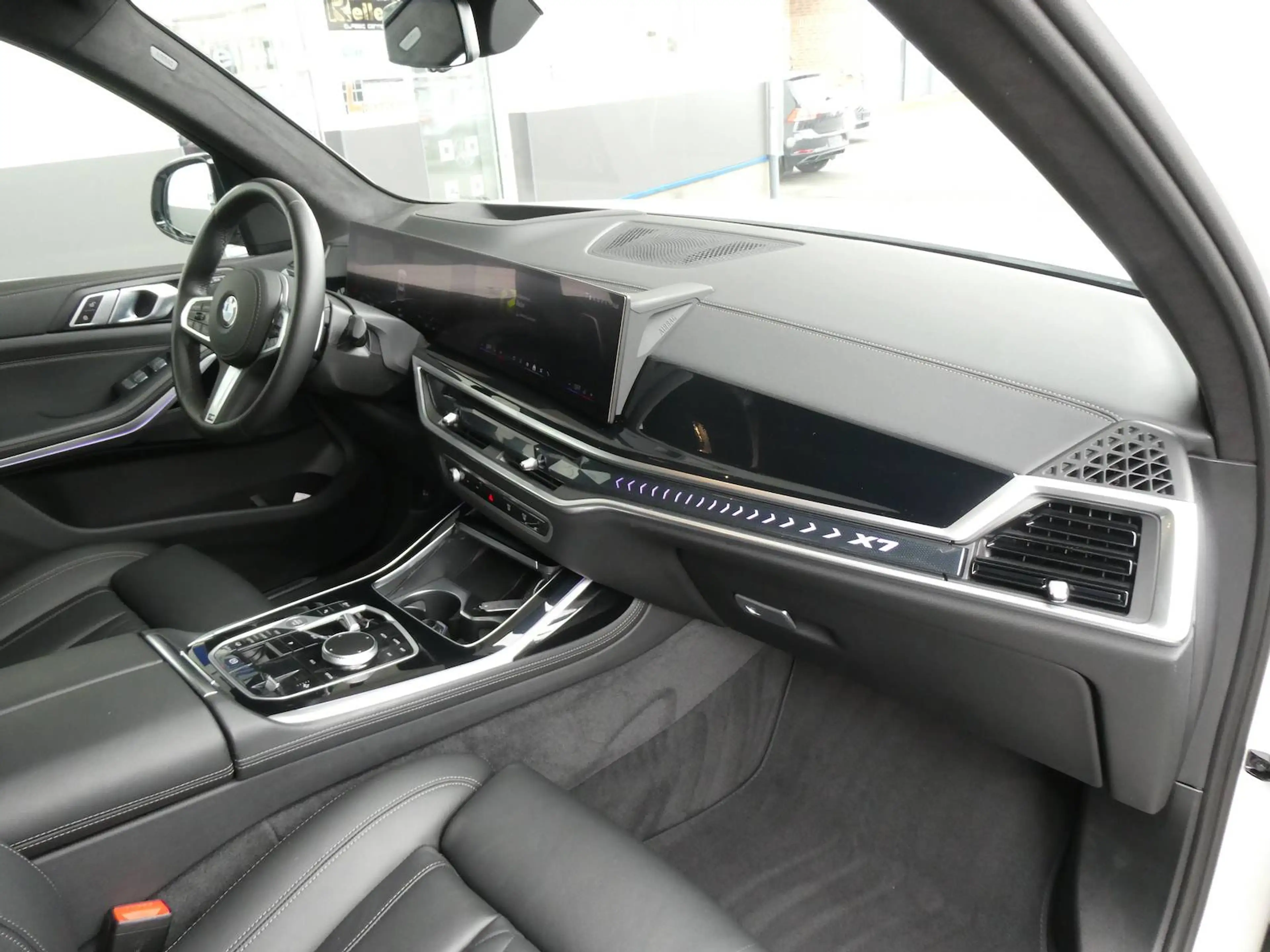 BMW X7 xDrive 40 d M Sport — photo 12