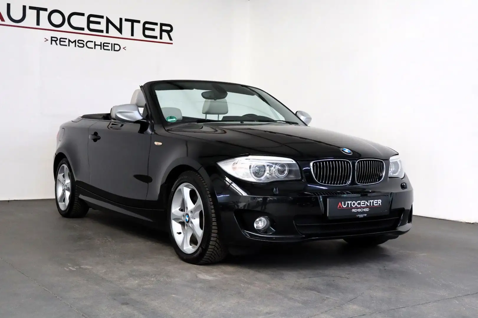 BMW 123 d Cabrio Automatik "Exclusive" Navi PDC SHZ Schwarz - 2