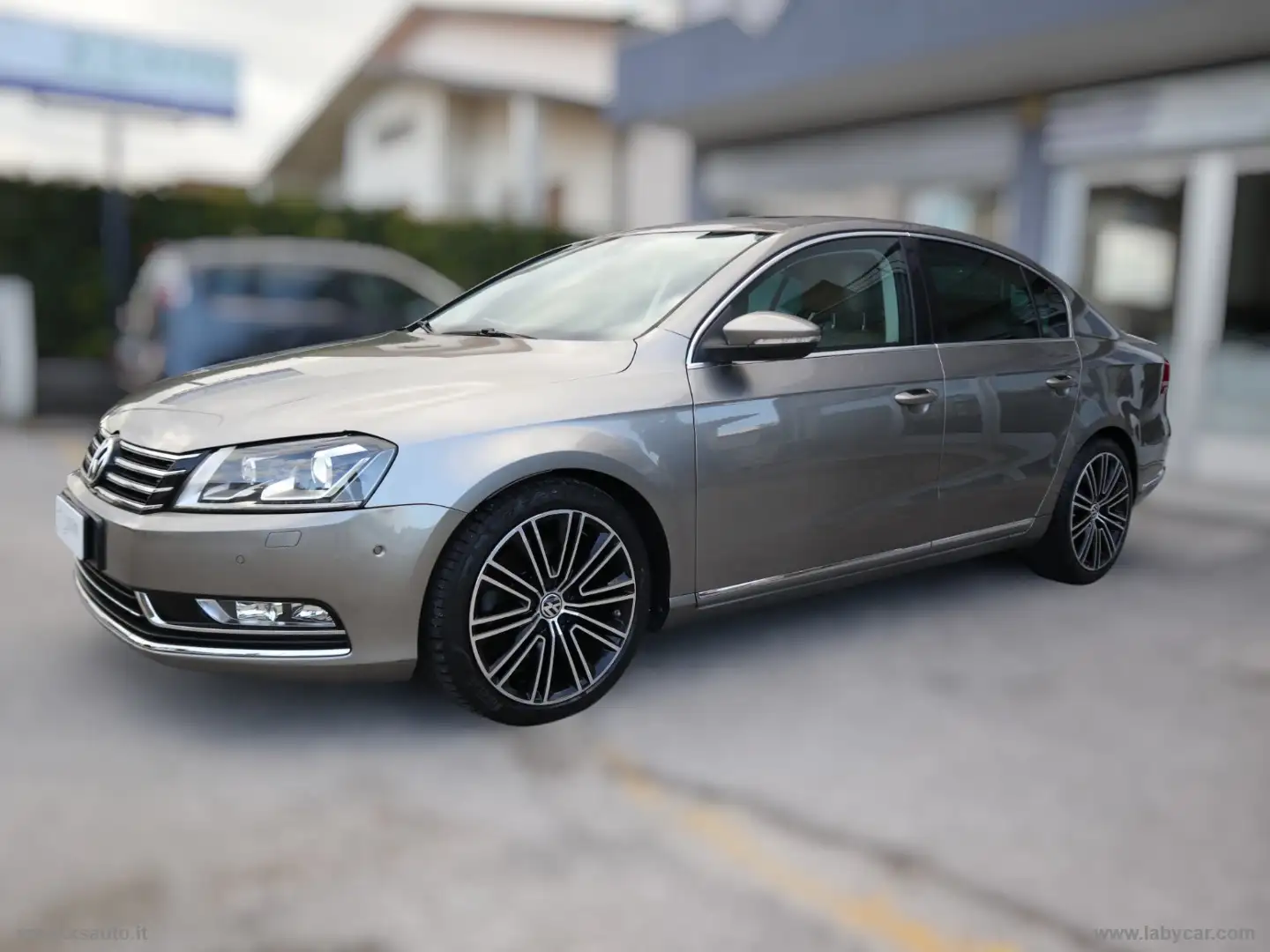 Volkswagen Passat Bs. 2.0 TDI 177 DSG 4mot.High.BMT Beige - 1