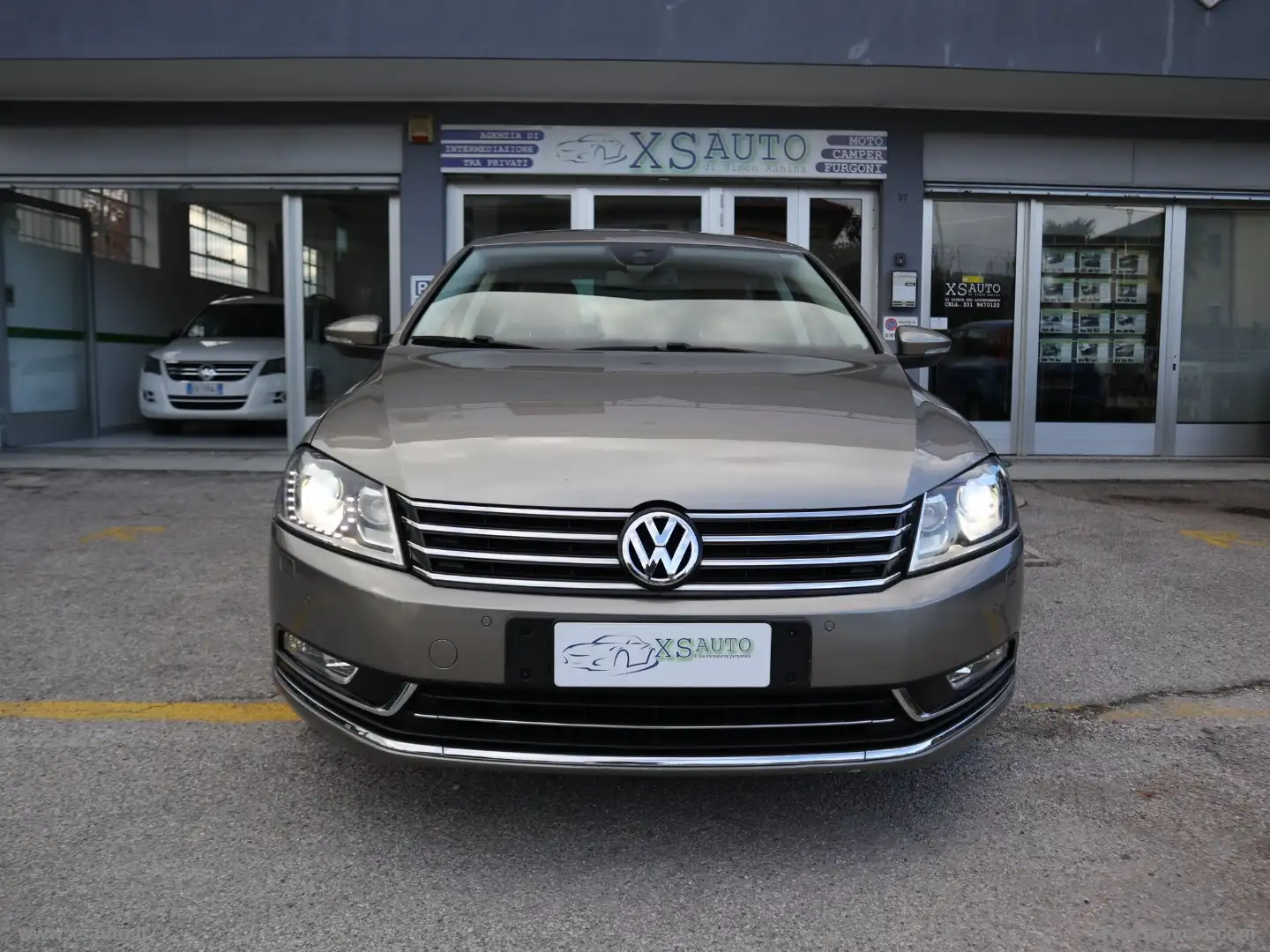 Volkswagen Passat Bs. 2.0 TDI 177 DSG 4mot.High.BMT Beige - 2