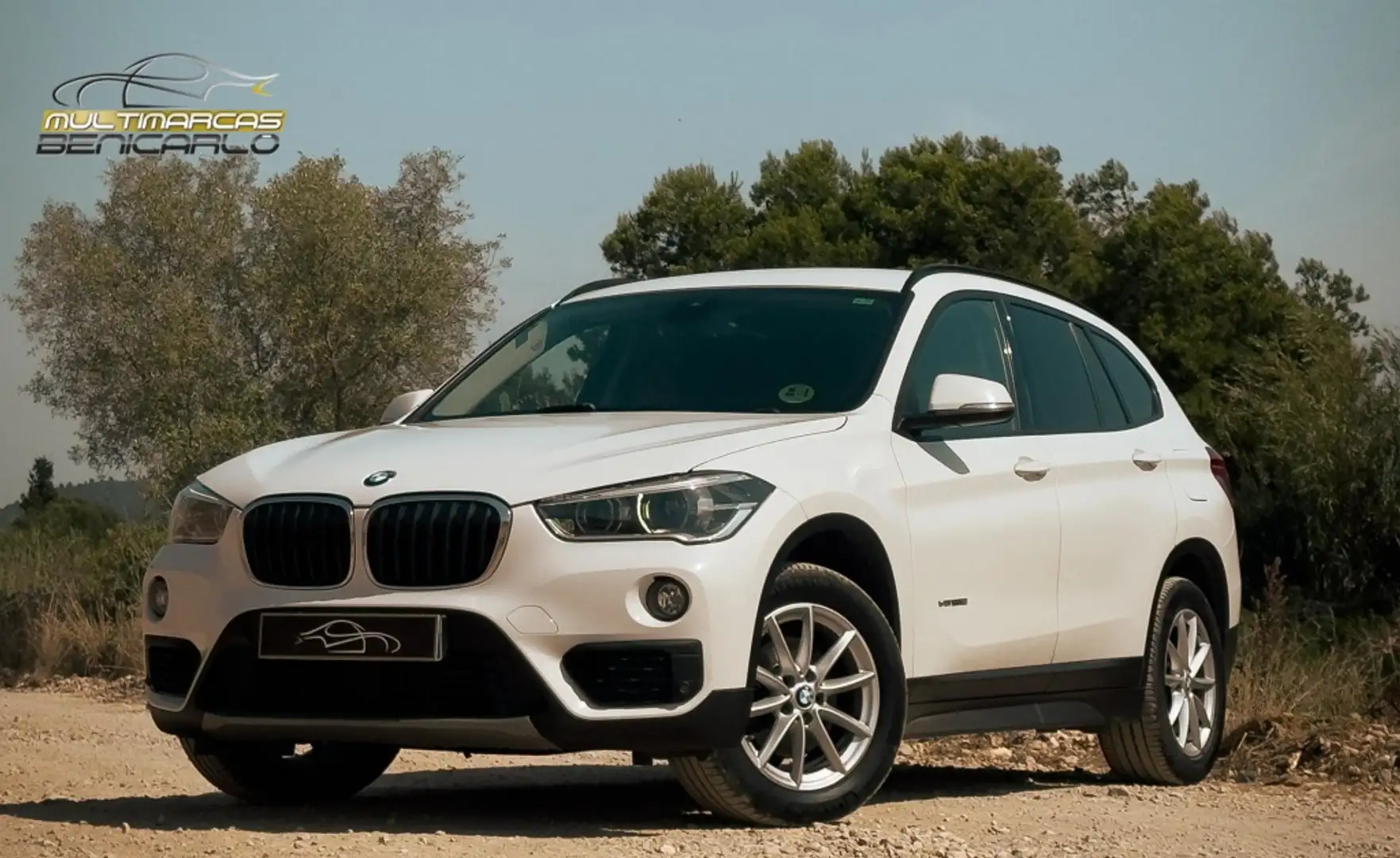BMW X1 sDrive 18d Blanco - 1