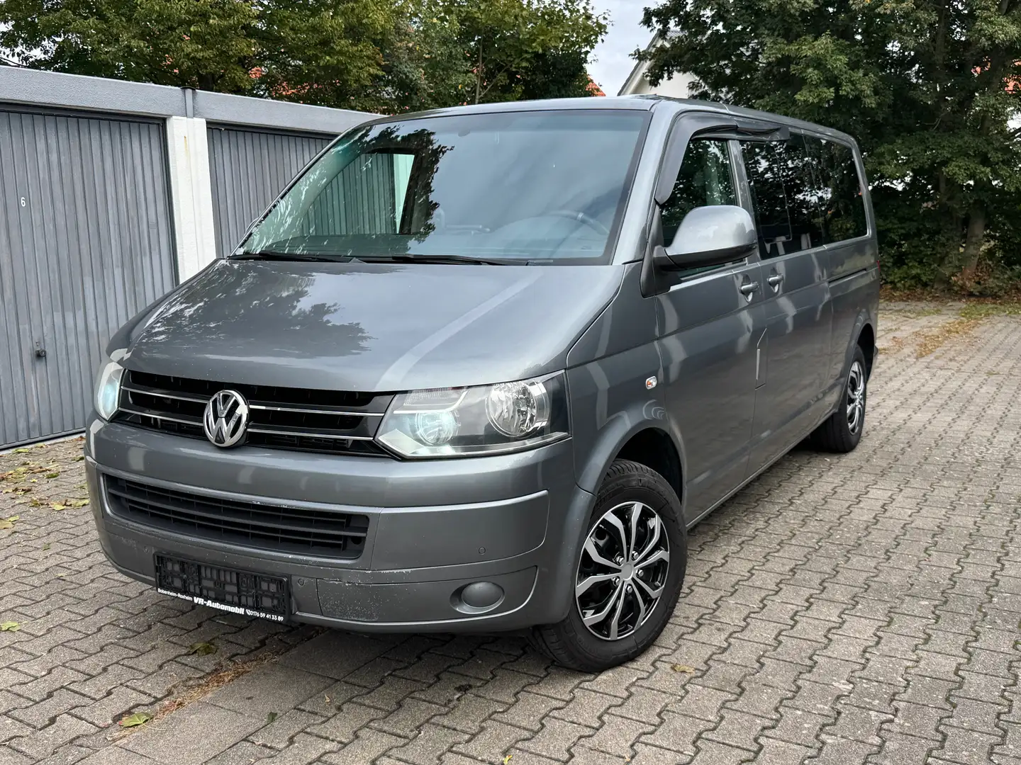 Volkswagen T5 Caravelle Caravelle Lang DSG BMT Comfortline Grau - 1